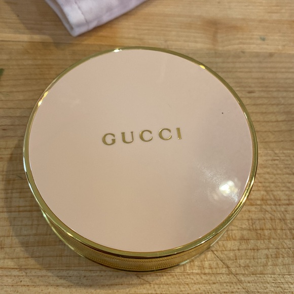 Gucci Powder - Picture 2 of 4